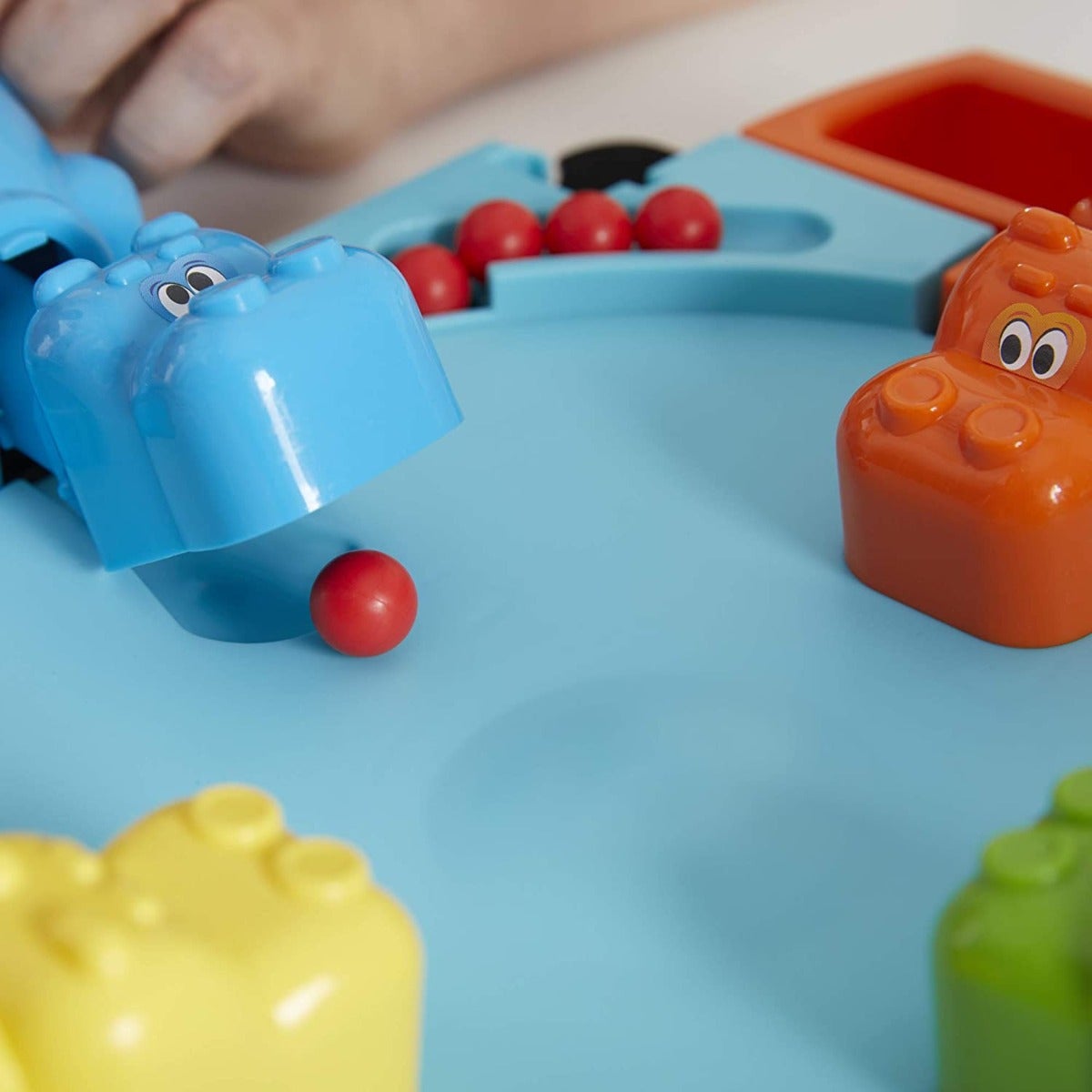 HASBRO HUNGRY HUNGRY HIPPOS GAME