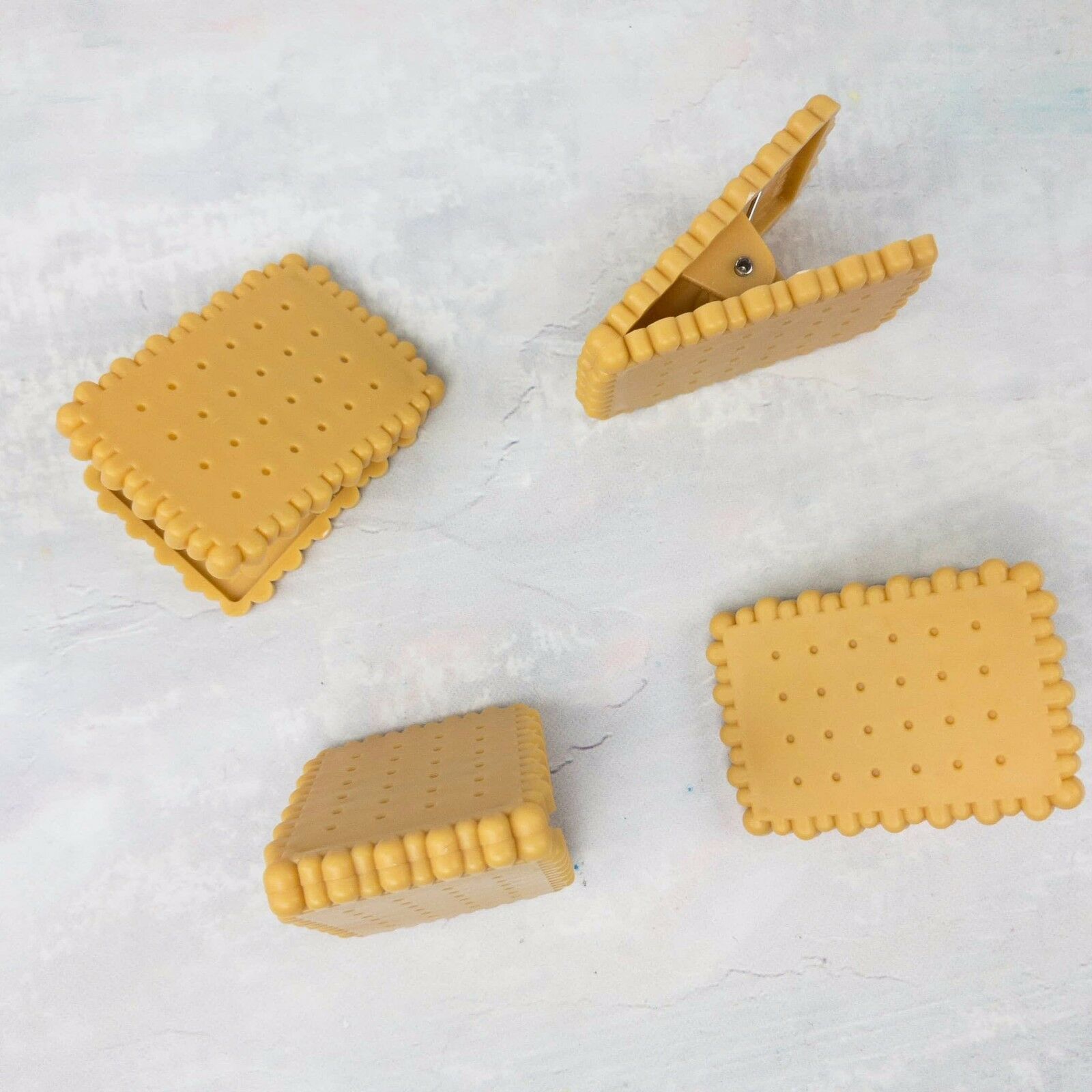 KIKKERLAND BAG CLIP TEA BISCUIT S/4