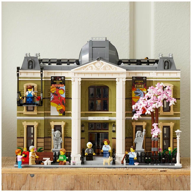 LEGO ICONS NATURAL HISTORY MUSEUM
