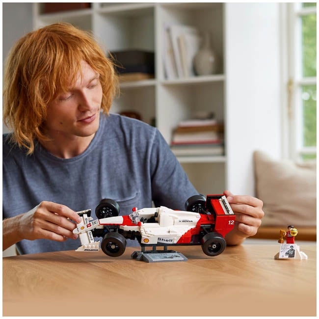 LEGO ICONS MCLAREN MP4/4 AND AYRTON SENNA