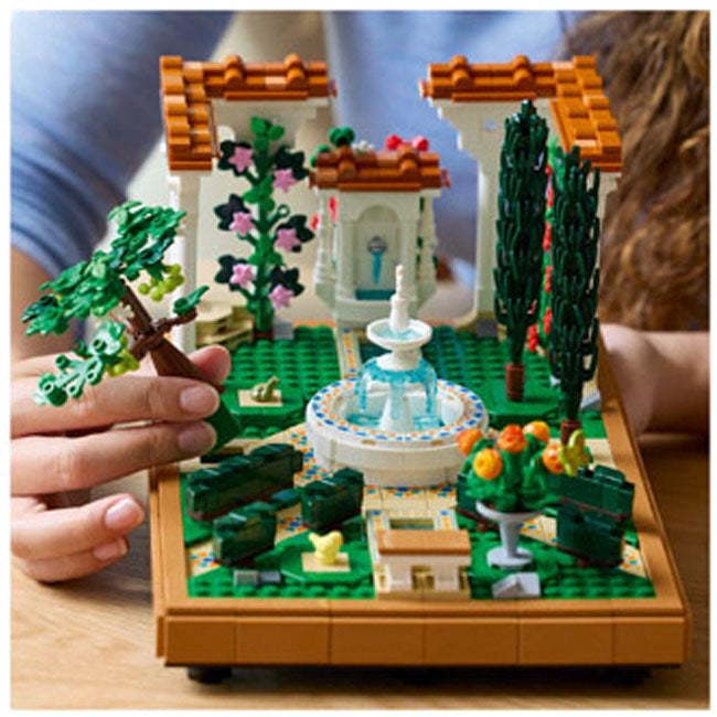 LEGO ICONS FOUNTAIN GARDEN