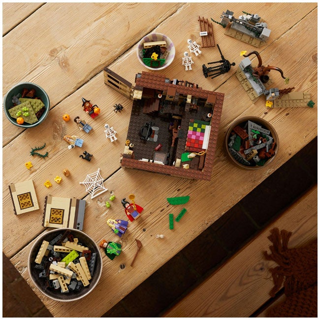LEGO DISNEY HOCUS POCUS THE SANDERSON SISTERS COTTAGE