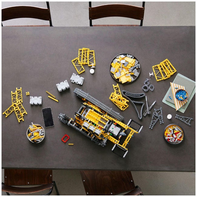 LEGO TECHNIC LIEBHERR CRAWLER CRANE LR 13000