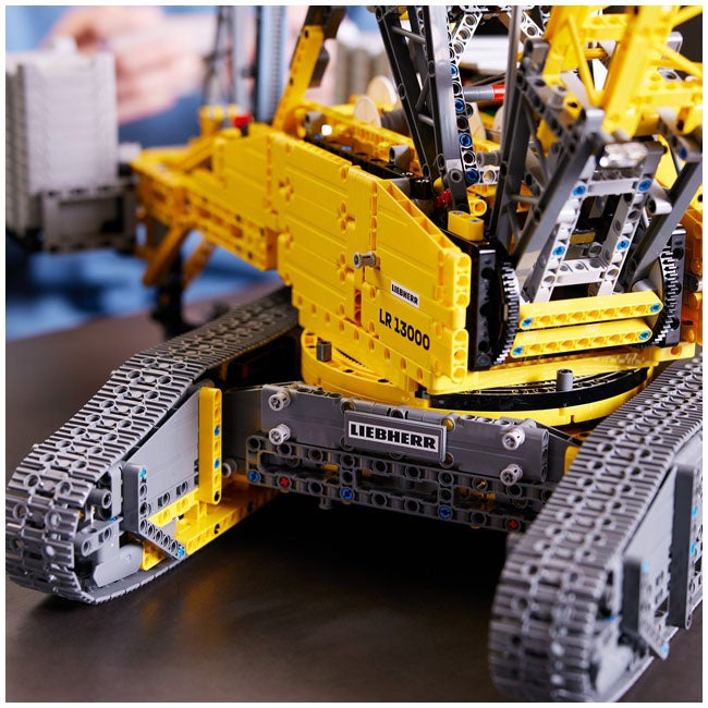 LEGO TECHNIC LIEBHERR CRAWLER CRANE LR 13000