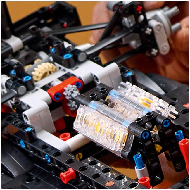 LEGO TECHNIC MERCEDES AMG F1 W14 E PERFORMANCE