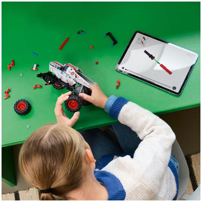 LEGO TECHNIC MONSTER JAM THUNDERROARUS PULL-BACK