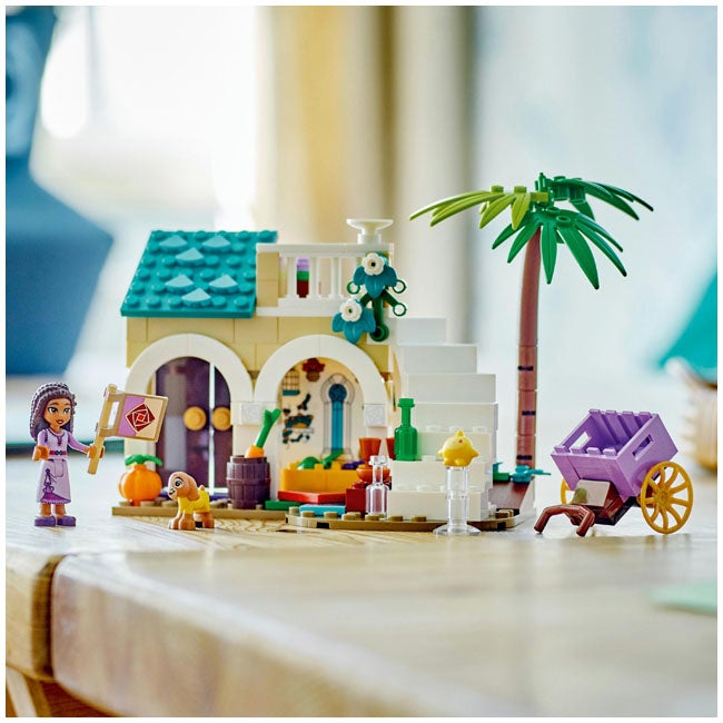 LEGO DISNEY PRINCESS ASHA IN THE CITY OF ROSAS