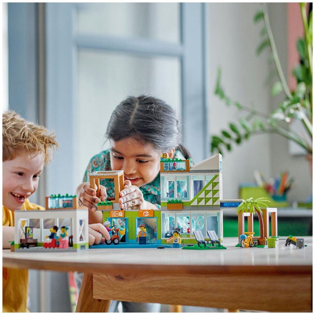 LEGO CITY APARTMENT BUILDING