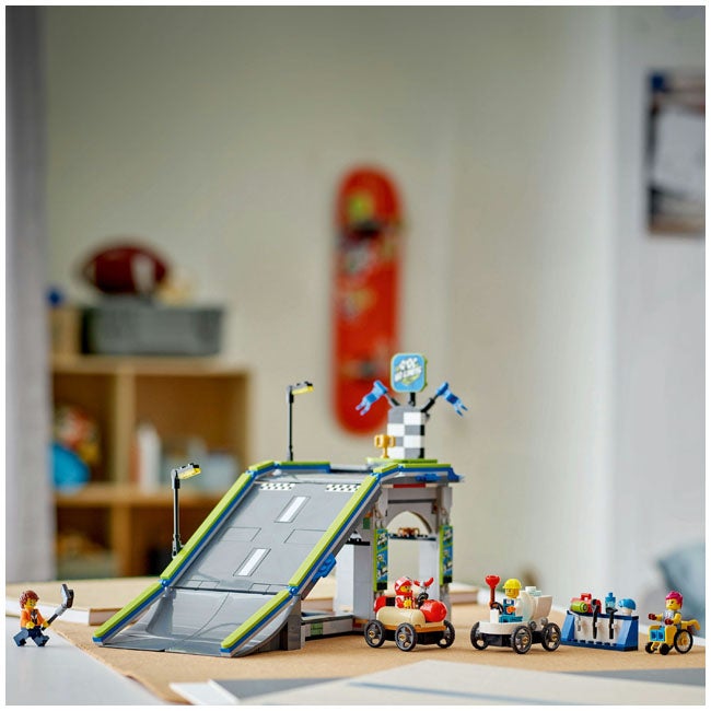 LEGO CITY NO LIMITS: RACE CAR RAMP TRACK