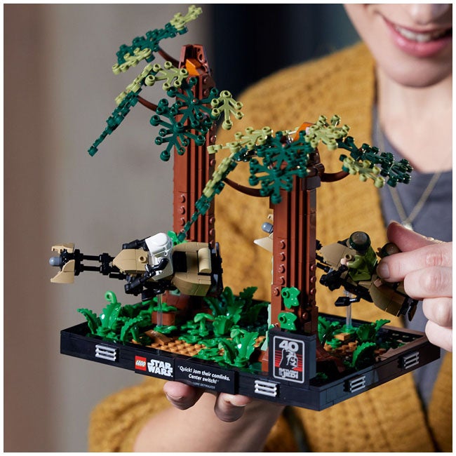 LEGO STAR WAR ENDOR SPEEDER CHASE DIORAMA