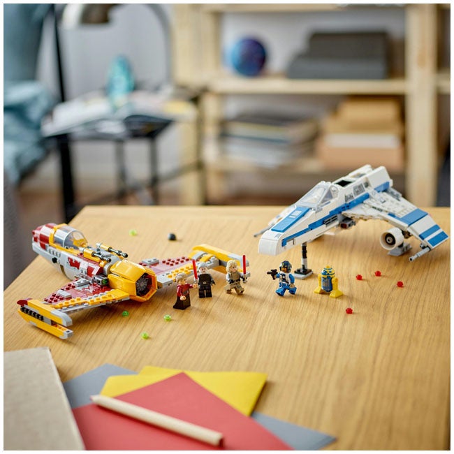 LEGO STAR WARS NEW REPUBLIC E-WING VS. SHIN HATI'S STARFIGHT