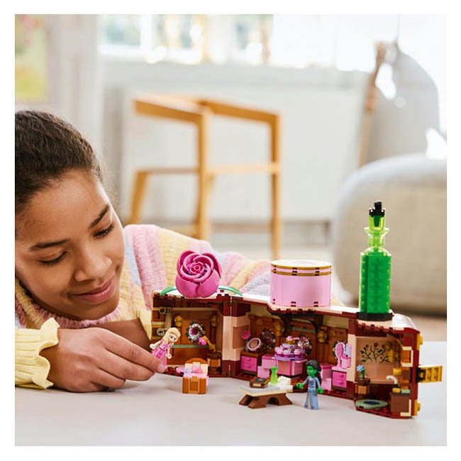 LEGO WICKED GLINDA & ELPHABA'S DORMITORY