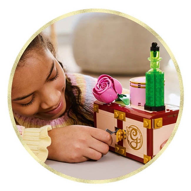 LEGO WICKED GLINDA & ELPHABA'S DORMITORY