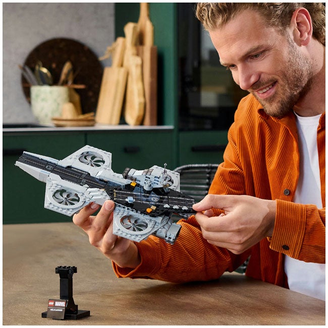 LEGO MARVEL THE AVENGERS HELICARRIER