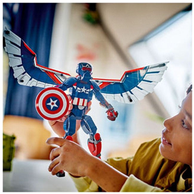 LEGO MARVEL NEW CAPTAIN AMERICA CONSTRUCTION FIGURE