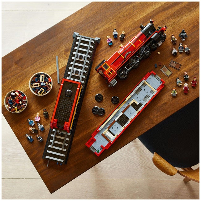 LEGO HARRY POTTER HOGWARTS EXPRESS COLLECTORS EDITION