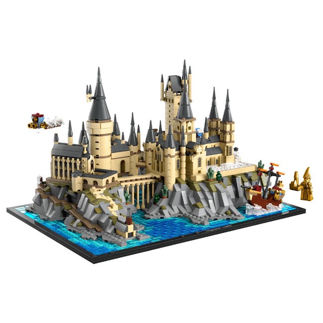 LEGO HARRY POTTER HOGWARTS CASTLE AND GROUNDS