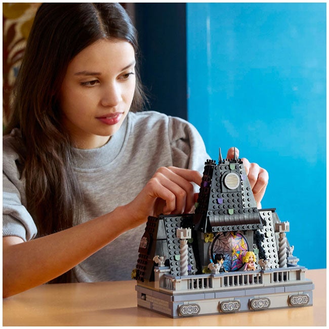 LEGO WEDNESDAY AND ENIDS DORM ROOM