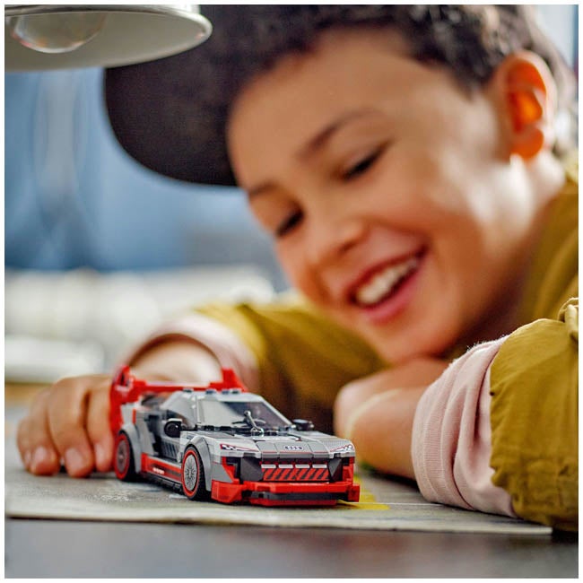 LEGO SPEED CHAMPION AUDI S1 E-TRON QUATTRO RACE CAR