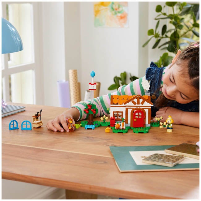 LEGO ANIMAL CROSSING ISABELLES HOUSE VISIT