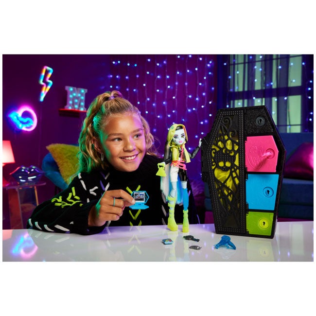 MONSTER HIGH FRANKIE STEIN SKULLTIMATES SECRETS NEON FRIGHTS