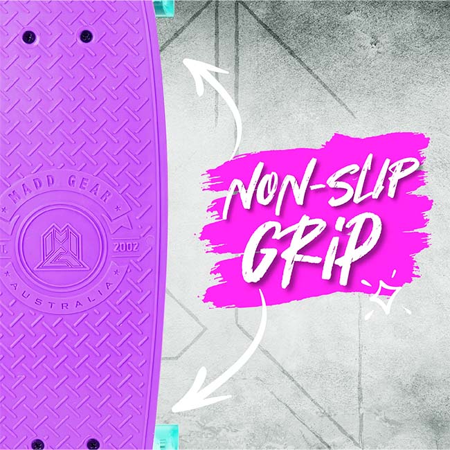 MADD GEAR 22-INCH BALLER RETRO W/ LIGHT UP WHEELS SKATEBOARD
