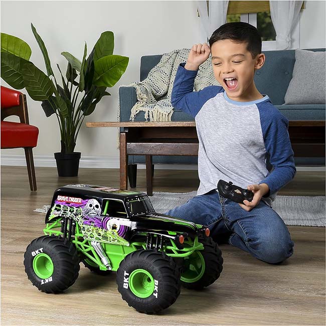 MONSTER JAM REMOTE CONTROL 1:15 GRAVE DIGGER TRUCK